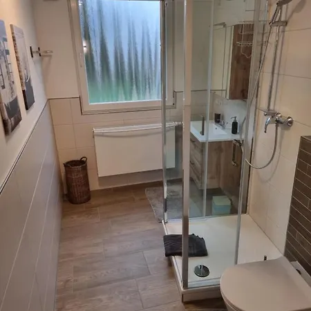 Gaestehaus-Ferienwohnung-Appartement Mit Terrasse - Naehe Kliniken/ Herzzentrum Bad Oeynhausen Eksteriør billede