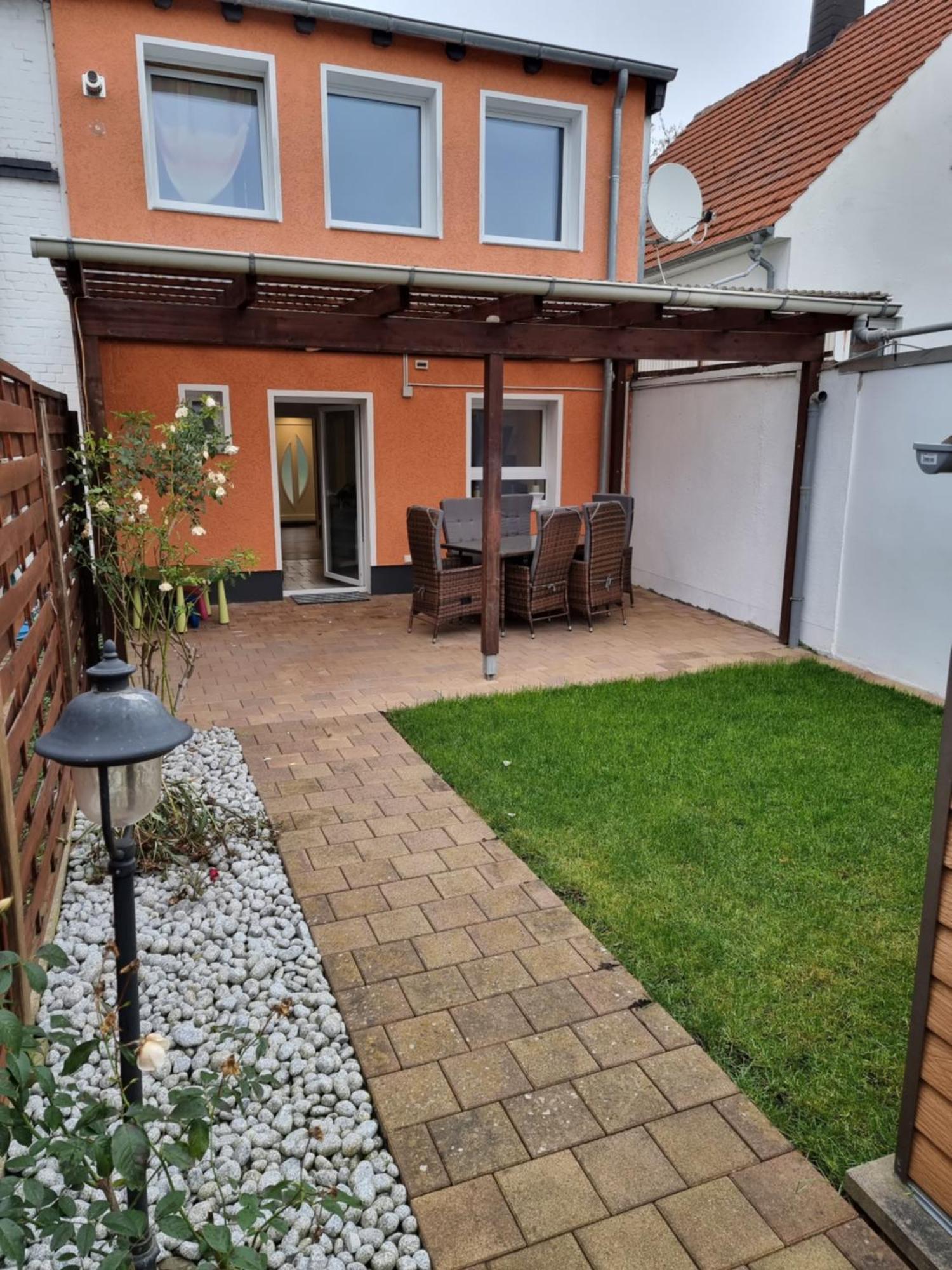 Gaestehaus-ferienwohnung-appartement Mit Terrasse - Naehe Kliniken/ Herzzentrum Appartement